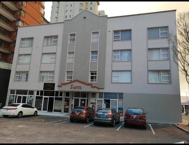 100M² BUILDING FOR SALE IN STRAND CENTRAL